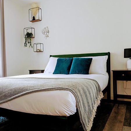 Sterling Stylish 2 Bedroom Central Modern Apartment Darlington  Buitenkant foto