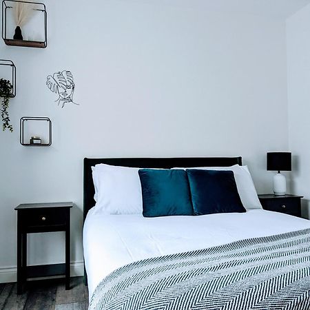 Sterling Stylish 2 Bedroom Central Modern Apartment Darlington  Buitenkant foto