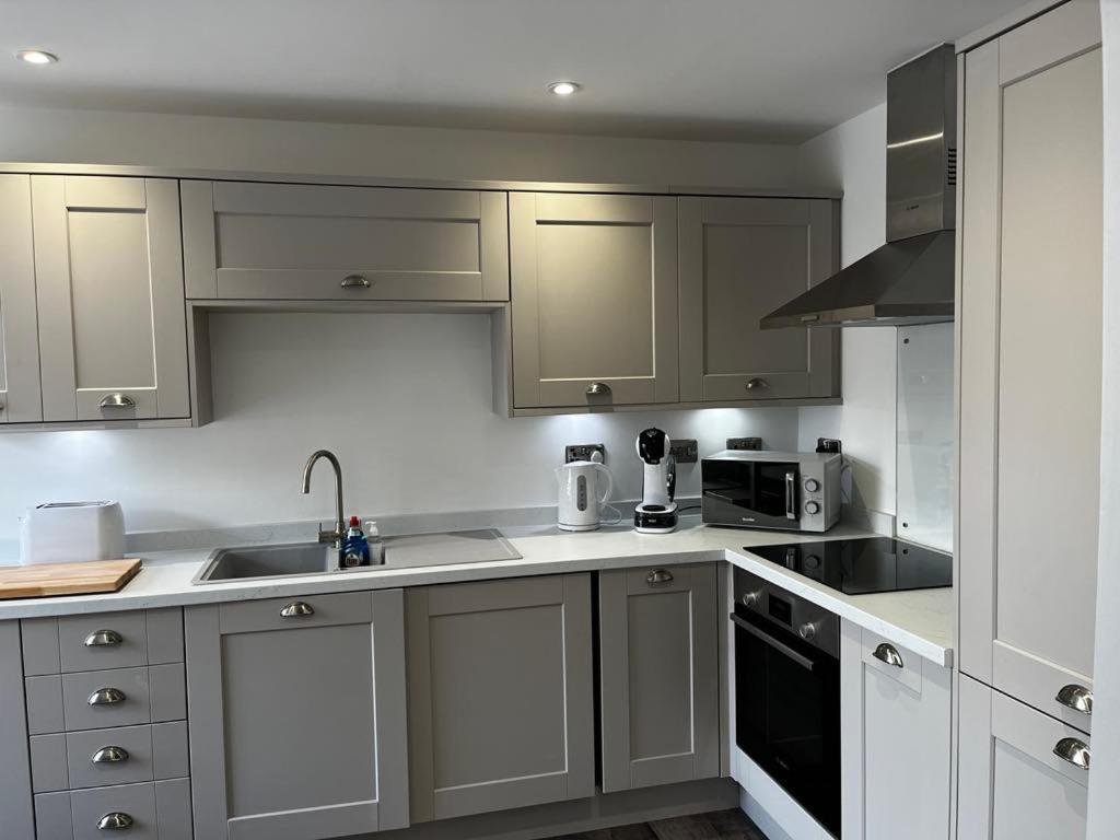 Sterling Stylish 2 Bedroom Central Modern Apartment Darlington  Buitenkant foto